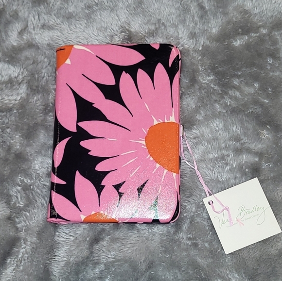 Vera Bradley Other - Vera Bradley - Show and Tell - Loves Me...
